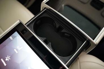 Land Rover Range Rover Autobiography P550e — photo 24