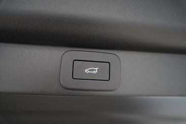 Land Rover Range Rover Autobiography P550e — photo 31