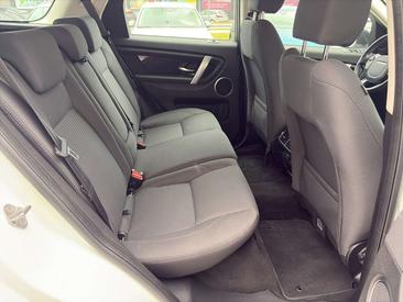 Land Rover Discovery Sport D150 4WD Aut. LED CAM NAVI PDC 360GRAD KEYLESS ... Blanc — photo 16