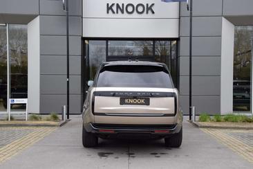 Land Rover Range Rover P550e Autobiography PHEV — photo 10