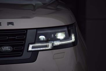 Land Rover Range Rover P550e Autobiography PHEV — photo 14