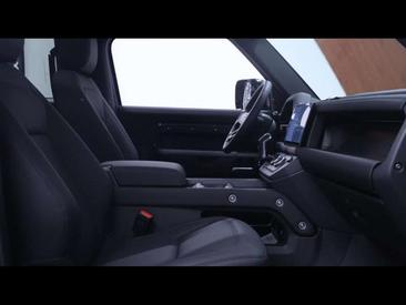 Land Rover Defender 90 D200 X-Dynamic SE AWD Auto — photo 10