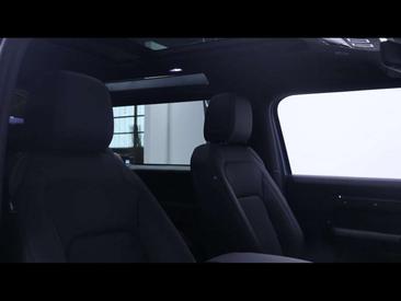 Land Rover Defender 90 D200 X-Dynamic SE AWD Auto — photo 11