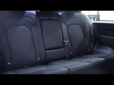Land Rover Defender 90 D200 X-Dynamic SE AWD Auto — photo 12