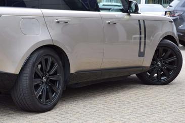 Land Rover Range Rover P550e Autobiography PHEV — photo 16