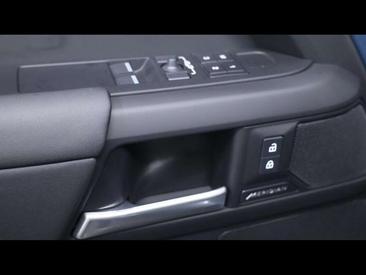 Land Rover Defender 90 D200 X-Dynamic SE AWD Auto — photo 23
