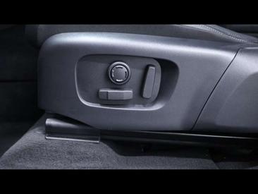 Land Rover Discovery Sport D200 Dynamic S AWD Auto — photo 27