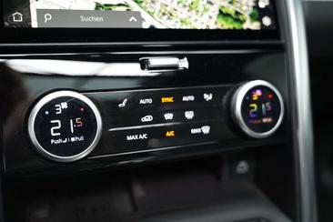 Land Rover Discovery R-Dynamic AWD/7-SITZER/360'°Cam/AHK Noir — photo 20