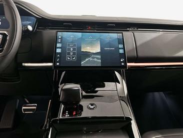 Land Rover Range Rover Sport SV — photo 15