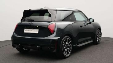 Mini Cooper SE JCW — photo 4