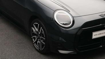 Mini Cooper SE JCW — photo 18