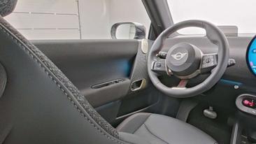 Mini Cooper SE JCW — photo 22