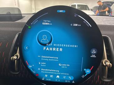 Mini Countryman JCW Electric — photo 8