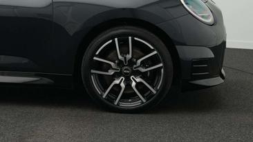 Mini Cooper SE JCW — photo 12