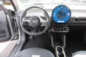 Mini Cooper E Classic — photo 6