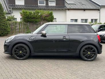 Mini Electric Classic Cooper SE — photo 3