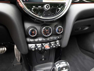 Mini Cabrio JCW John Cooper Works — photo 17