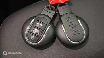 Mini Cooper E — photo 16