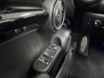 Mini Cabrio John Cooper Works — photo 28