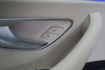Mercedes Classe E 300 — photo 26