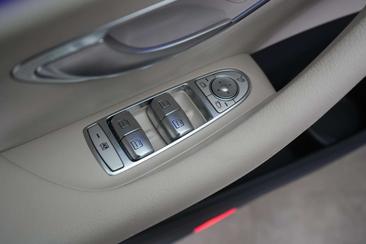 Mercedes Classe E 300 — photo 27