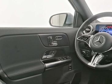 Mercedes EQA — photo 8