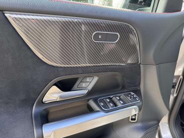 Mercedes GLB 200 AMG Line — photo 6