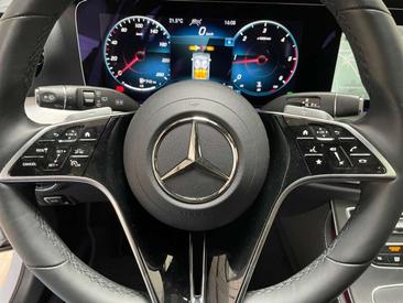 Mercedes Classe E 200 Night Edition — photo 11