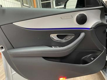 Mercedes Classe E 200 Night Edition — photo 16