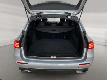 Mercedes Classe E 200 Night Edition — photo 19