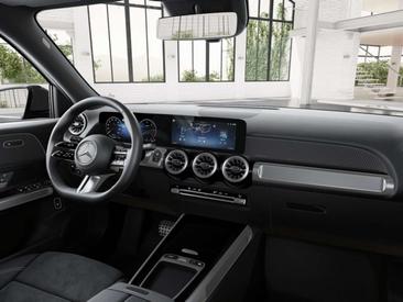 Mercedes GLB 200 AMG Line — photo 8