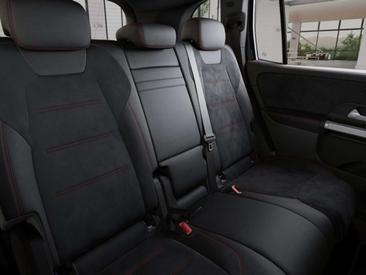 Mercedes GLB 200 AMG Line — photo 9