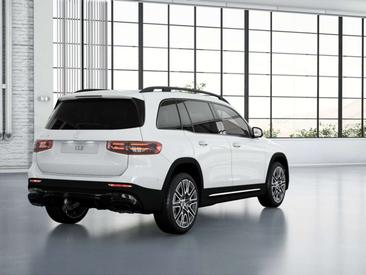 Mercedes GLB 180 Night Edition — photo 2