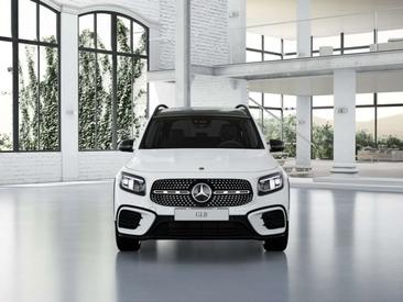 Mercedes GLB 180 Night Edition — photo 4