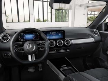 Mercedes GLB 180 Night Edition — photo 6