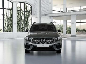 Mercedes GLB 180 Night Edition — photo 4