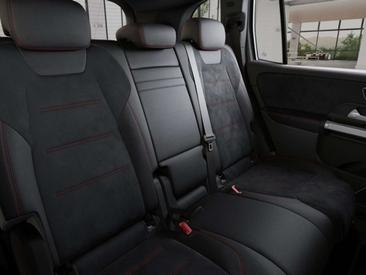 Mercedes GLB 180 Night Edition — photo 9