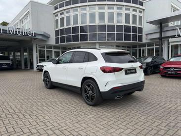 Mercedes GLA 220 Night Edition — photo 2
