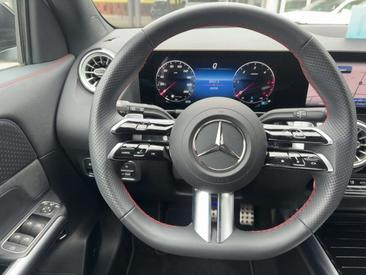 Mercedes GLA 220 Night Edition — photo 13
