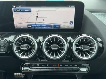 Mercedes GLA 220 Night Edition — photo 14