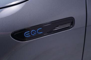 Mercedes EQC 400 AMG Line — photo 6