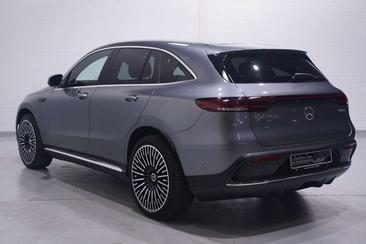 Mercedes EQC 400 AMG Line — photo 11
