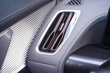 Mercedes EQC 400 AMG Line — photo 24