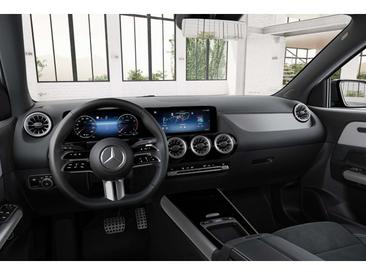 Mercedes GLA 200 Night Edition — photo 6