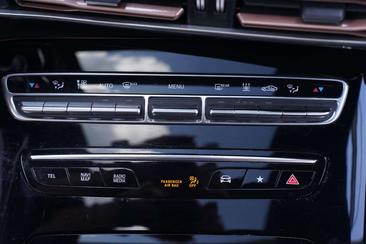 Mercedes EQC 400 AMG Line — photo 26
