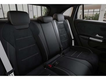 Mercedes GLA 200 Night Edition — photo 9