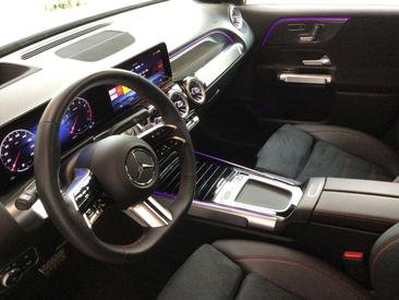 Mercedes GLB 200 AMG Line — photo 8
