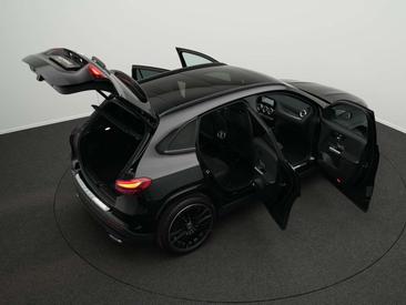 Mercedes GLA 180 AMG Line — photo 13