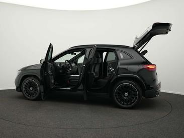Mercedes GLA 180 AMG Line — photo 14