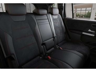 Mercedes GLB 250 AMG Line — photo 9